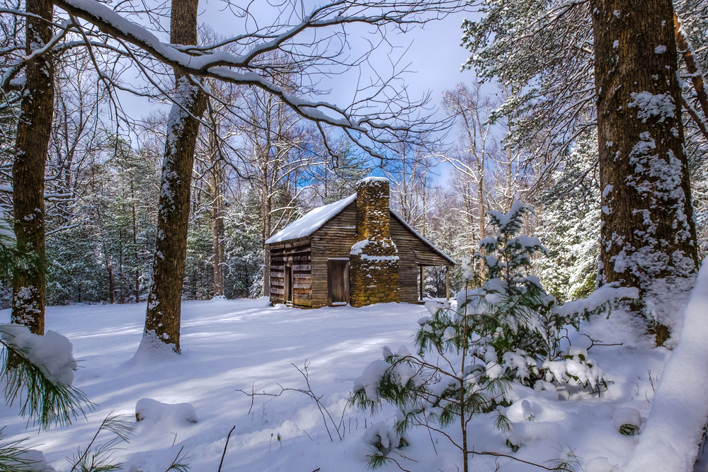 67bf43a9a6d0a65877a0f13b_cabin in the smoky mountains in the winter